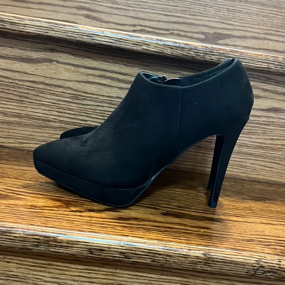Cafe Nero heel booties size 9 brand new came from Greece